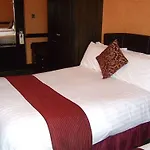 Russell Court Hotel 3*