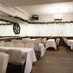 Hotel Russell Court