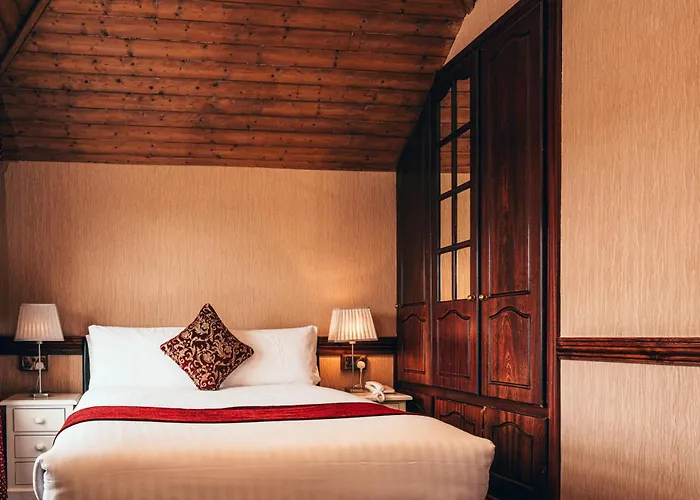 Russell Court Hotell 3*