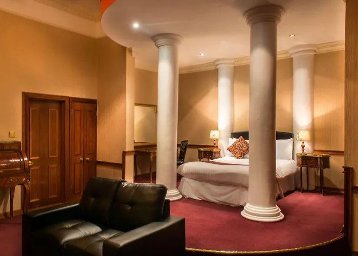 Russell Court Hotell 3*