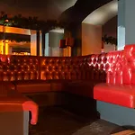 Отель Russell Court 3*