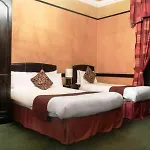 Russell Court Отель 3*