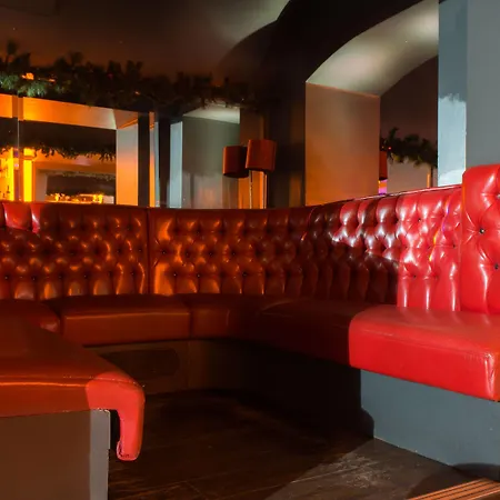 Hotell Russell Court 3*