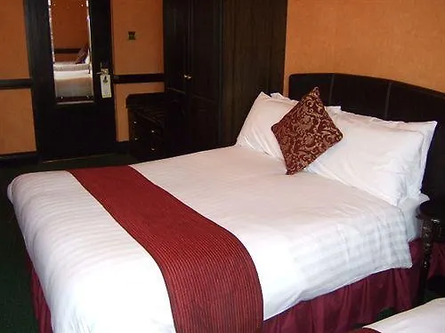 Russell Court Hotel 3*