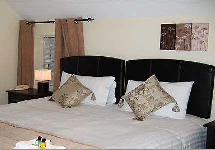 Russell Court מלון 3*