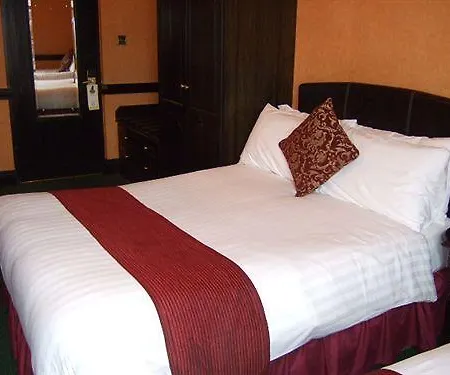 Russell Court מלון 3*