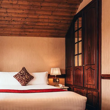 Russell Court Hotel 3*