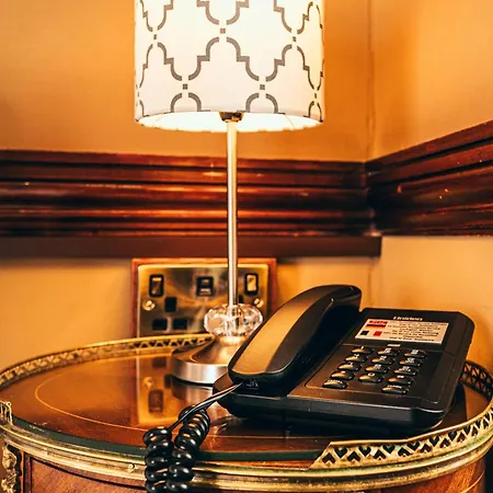 Hotel Russell Court 3*