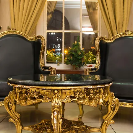 Hotel Russell Court 3*