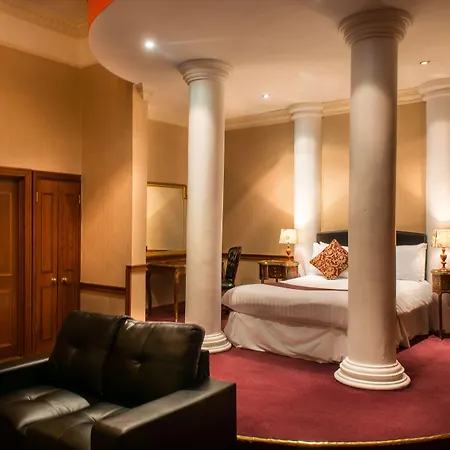 Russell Court Hotel 3*