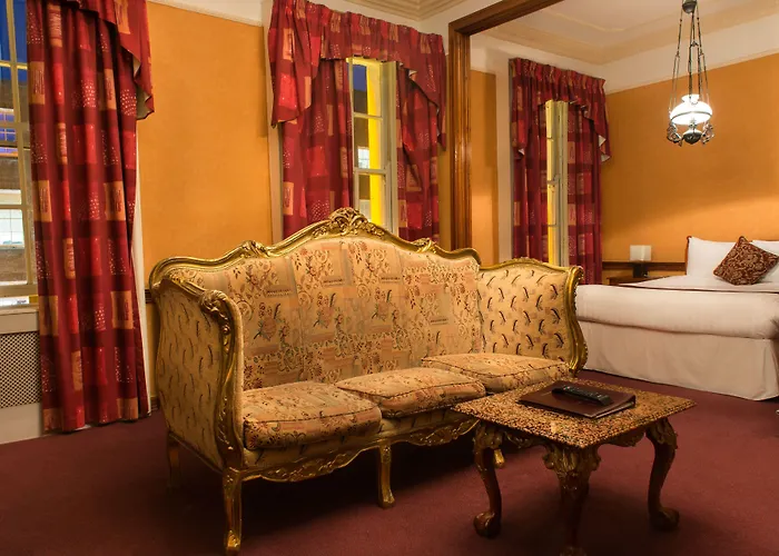 Russell Court 3* Дублин