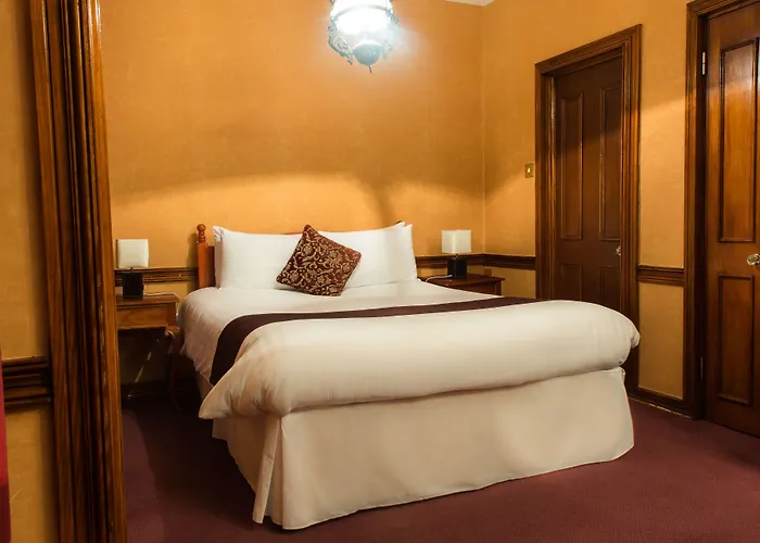 Russell Court 3* Дублин