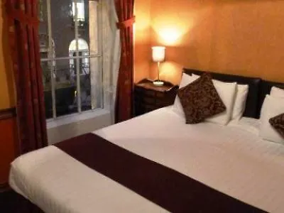 Russell Court Дублин