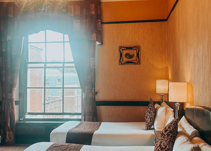 Russell Court Hotel 3*